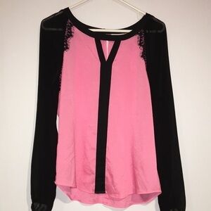 New York & Co. pink and black keyhole blouse Sz Medium